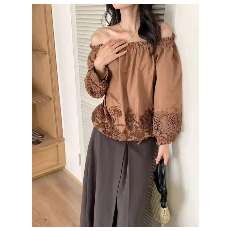 Shirt women's lace embroidery hollow out 2025 new Korean wooden ear splicing seven quarter sleeve top
Shirt women's lace embroidery hollow out 2025 new Korean wooden ear splicing seven quarter sleeve top