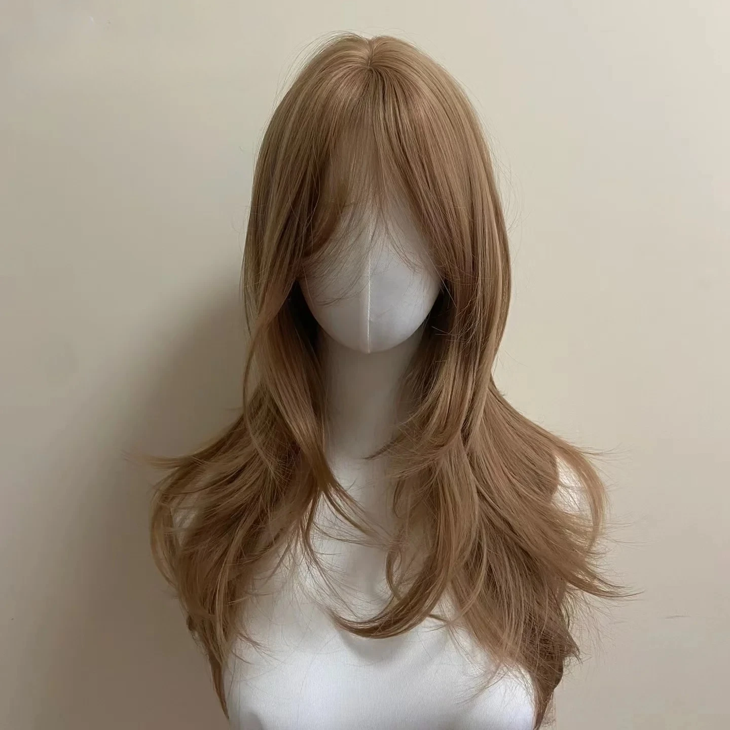 Ashely Light Brown Wig Female Headband Body Honey Brown Rose Hair synth Models in French Bangs High Level Simulation Hair Wig 가발
Ashely Light Brown Wig Female Headband Body Honey Brown Rose Hair synth Models in French Bangs High Level Simulation Hair Wig 가발
