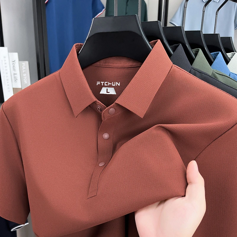 Men's Short-Sleeved Polo Shirt 2025 Summer Ice Silk Seamless Solid Color High-End Business Casual Breathable Trendy Men's Wear
Men's Short-Sleeved Polo Shirt 2025 Summer Ice Silk Seamless Solid Color High-End Business Casual Breathable Trendy Men's Wear
