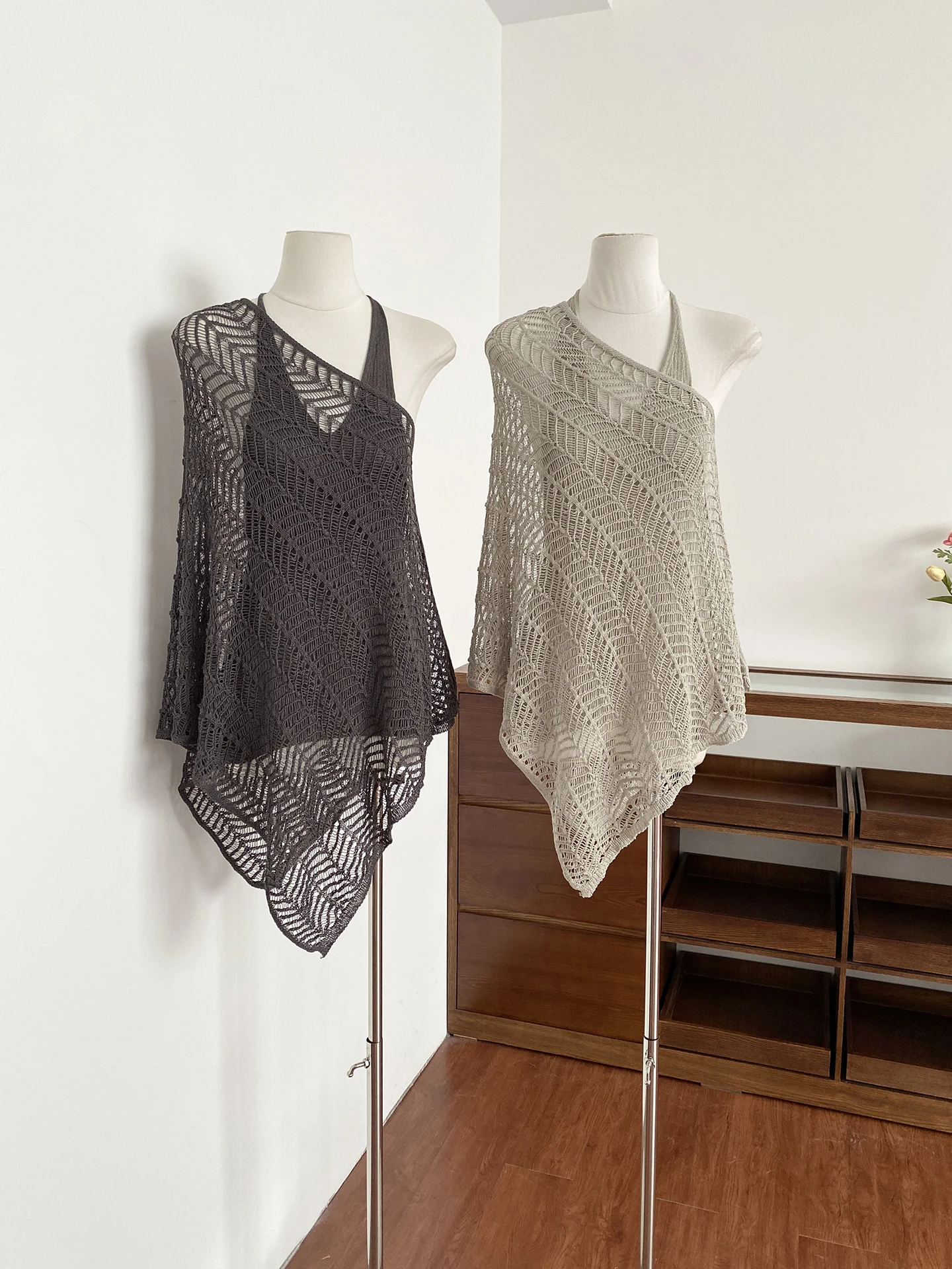 Summer 2026 Korean Style Simple Versatile Loose Slimming Hollow Knitted Sweater And Vest Set Women's Fashion Outerwear
Summer 2026 Korean Style Simple Versatile Loose Slimming Hollow Knitted Sweater And Vest Set Women's Fashion Outerwear