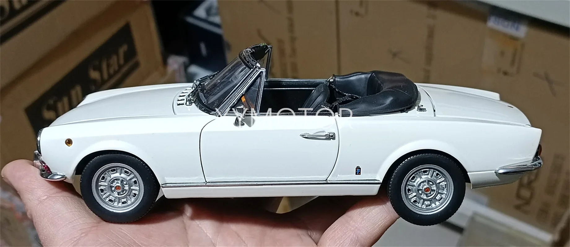 Коллекционная модель автомобиля «Паук» Sun Star 1/18 для Fiat 124, подарок с изображением сыпи, подарок для хобби, демонстрационные украшения
Коллекционная модель автомобиля «Паук» Sun Star 1/18 для Fiat 124, подарок с изображением сыпи, подарок для хобби, демонстрационные украшения
