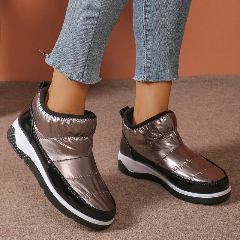 Новинка 2023 года, зимняя женская обувь на толстой подошве, глянцевые зимние ботинки, удобная непромокаемая обувь, теплые женские короткие модные ботинки
Новинка 2023 года, зимняя женская обувь на толстой подошве, глянцевые зимние ботинки, удобная непромокаемая обувь, теплые женские короткие модные ботинки