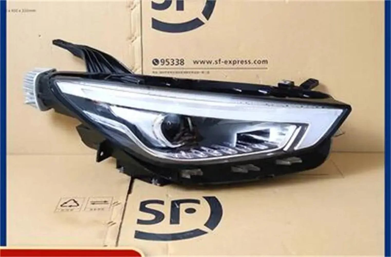 For MG ZS 2020-22, car accessories head lamp DRL Daytime Running Light LED Headlight assembly
For MG ZS 2020-22, car accessories head lamp DRL Daytime Running Light LED Headlight assembly