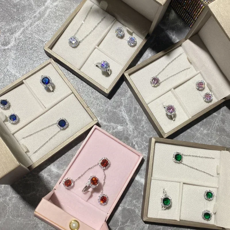 MDL Moissanite Style.Brilliant Colorful Micro-set Zirconium Set Gold-plated Offshore Generation Ring Simple Three-piece Set
MDL Moissanite Style.Brilliant Colorful Micro-set Zirconium Set Gold-plated Offshore Generation Ring Simple Three-piece Set