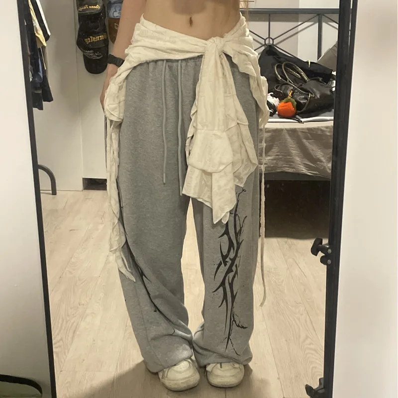 Yk2 Hip Hop High Street Dance Graffiti Black Pants Grunge Emo Casual Wide Leg Baggy Trousers Ladies Korean Popular Sweatpants
Yk2 Hip Hop High Street Dance Graffiti Black Pants Grunge Emo Casual Wide Leg Baggy Trousers Ladies Korean Popular Sweatpants