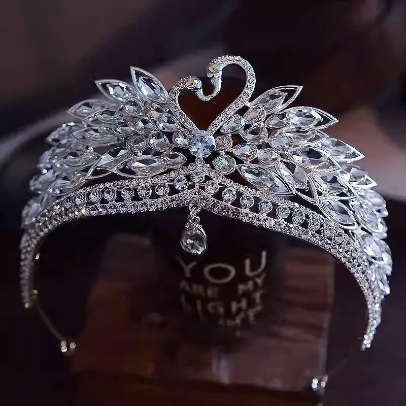 CC Luxury Crown Women Accessories Bridal Headbands Engagement Hairwear Swan Shape Romantic Tiaras for Wedding Headpiece AN087
CC Luxury Crown Women Accessories Bridal Headbands Engagement Hairwear Swan Shape Romantic Tiaras for Wedding Headpiece AN087