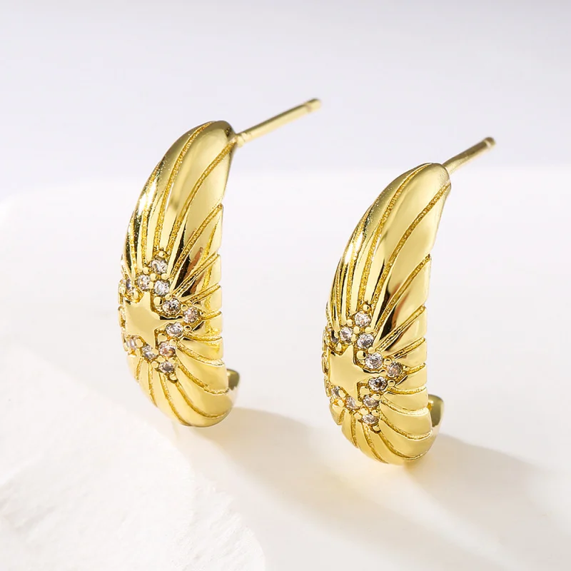 18K Gold Plated Copper Micro Pave Zircon Star Stud Earrings for Women European and American Fashion New Arrival
18K Gold Plated Copper Micro Pave Zircon Star Stud Earrings for Women European and American Fashion New Arrival