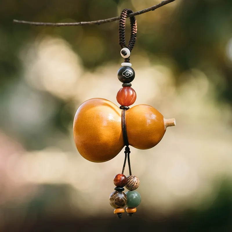Pure Natural Gourd Pendant Beautiful Collection Retro Style Home Decor Drying and Manufacturing of Gourd Fruits
Pure Natural Gourd Pendant Beautiful Collection Retro Style Home Decor Drying and Manufacturing of Gourd Fruits