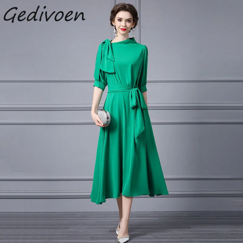 Gedivoen Summer Fashion Designer Vintage Green Dress Women Diagonal Collar Bow High Waist Frenulum Party Temperament Long Dress
Gedivoen Summer Fashion Designer Vintage Green Dress Women Diagonal Collar Bow High Waist Frenulum Party Temperament Long Dress