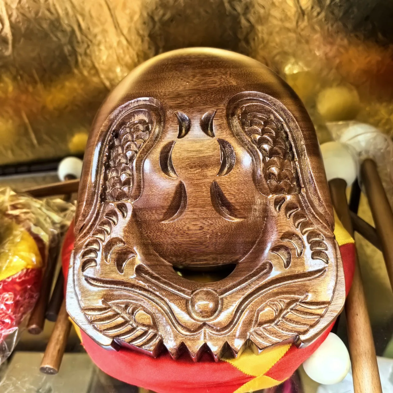 CZ imported rosewood wood fish solid wood household temple musical instruments meditation utensils wood fish
CZ imported rosewood wood fish solid wood household temple musical instruments meditation utensils wood fish