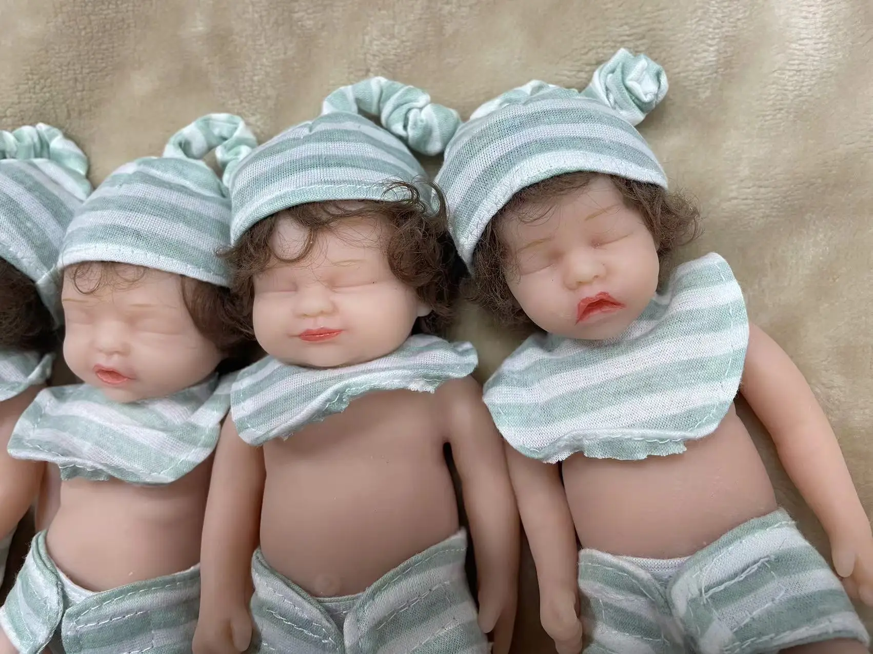 April/Hayley/Twin A/Lucas Полностью мягкие твердые силиконовые мини-куклы Reborn 7 дюймов Очень мягкие на ощупь антистрессовые куклы-игрушки
April/Hayley/Twin A/Lucas Полностью мягкие твердые силиконовые мини-куклы Reborn 7 дюймов Очень мягкие на ощупь антистрессовые куклы-игрушки