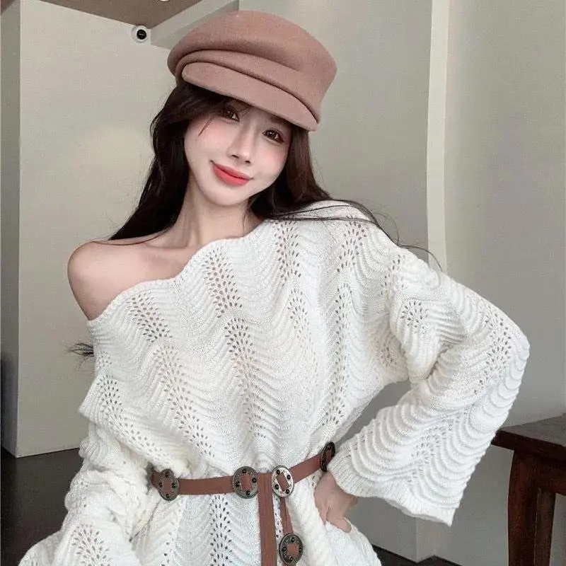 Korean Style Gentle Casual Knitted Sweater for Women - Autumn Winter New Hollow Lace Pullover Loose Slimming Lazy Top
Korean Style Gentle Casual Knitted Sweater for Women - Autumn Winter New Hollow Lace Pullover Loose Slimming Lazy Top
