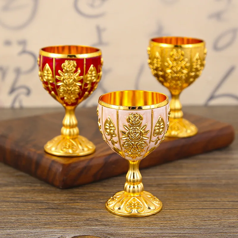 European Style Luxury 30ML Shot Glass Retro Metal Glass Baijiu Cup Creative Household Mini Liquor Drinking Cup for Bar Home Pary
European Style Luxury 30ML Shot Glass Retro Metal Glass Baijiu Cup Creative Household Mini Liquor Drinking Cup for Bar Home Pary