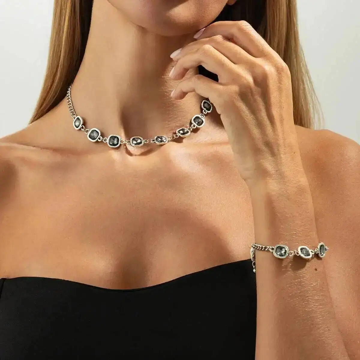 Salircon Women's Vintage Black Square Rhinestone Necklace Bracelet Set Aesthetic Y2K Sweater Chain Charm Jewelry Gift
Salircon Women's Vintage Black Square Rhinestone Necklace Bracelet Set Aesthetic Y2K Sweater Chain Charm Jewelry Gift
