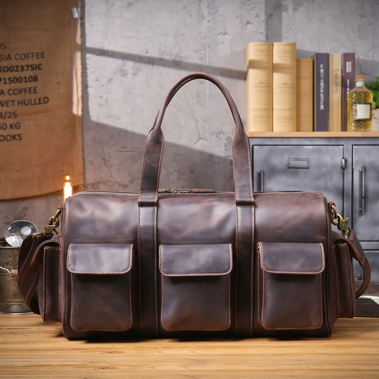 Vintage crazy horse cowhide men's multi-pocket large-capacity travel bag weekend outdoor genuine leather big fitness handbag
Vintage crazy horse cowhide men's multi-pocket large-capacity travel bag weekend outdoor genuine leather big fitness handbag