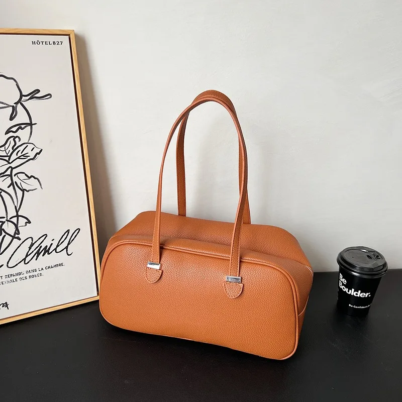 Solid Pu Tote Bags for Women Soft Large Capacity Female Travel Pack Lady Casual All-match Underarm Pillow Bags Lady Shoulder Bag
Solid Pu Tote Bags for Women Soft Large Capacity Female Travel Pack Lady Casual All-match Underarm Pillow Bags Lady Shoulder Bag