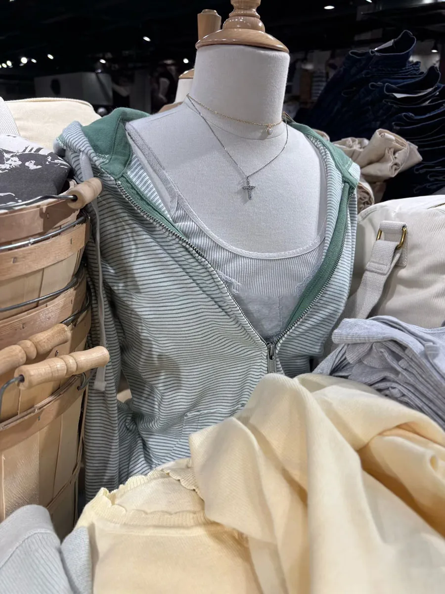 Новая женская толстовка на молнии с капюшоном, винтажная, зеленая в полоску, с карманами, хлопковая, с длинным рукавом, в стиле Y2K, повседневная, в стиле преппи
Новая женская толстовка на молнии с капюшоном, винтажная, зеленая в полоску, с карманами, хлопковая, с длинным рукавом, в стиле Y2K, повседневная, в стиле преппи