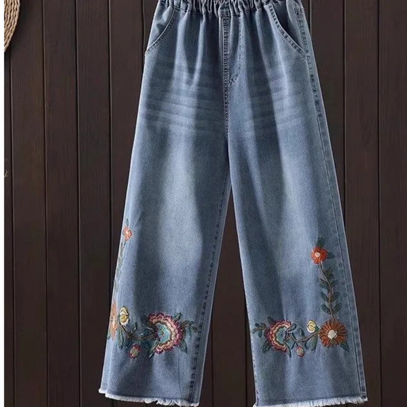 Fashion Jeans For Women Summer Casual Floral Embroidery Denim Trousers Ladies Vintage Loose Embroidered Straight Wide-Leg Pants
Fashion Jeans For Women Summer Casual Floral Embroidery Denim Trousers Ladies Vintage Loose Embroidered Straight Wide-Leg Pants