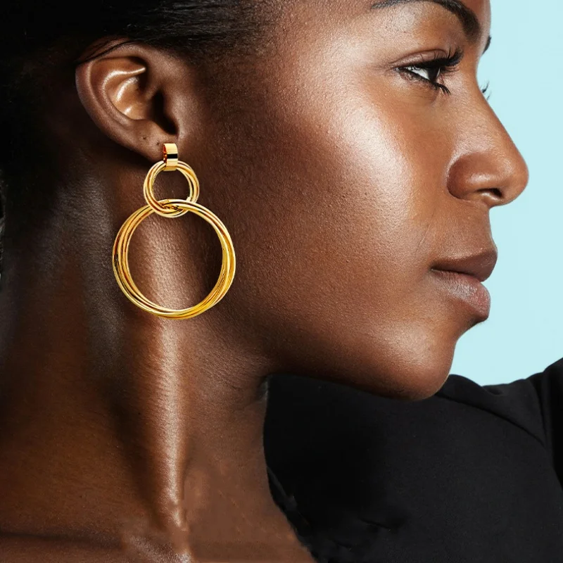 Simple double hoop hoop earrings fashionable metal gold retro earrings birthday wedding for women or girlfriend party favors
Simple double hoop hoop earrings fashionable metal gold retro earrings birthday wedding for women or girlfriend party favors