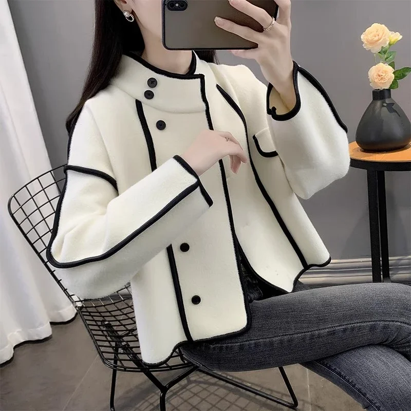 Fashion Coats for Women Loose Standing Collar Solid Short Women's Jacket Contrast Color Design White Black Autumn Outerwear
Fashion Coats for Women Loose Standing Collar Solid Short Women's Jacket Contrast Color Design White Black Autumn Outerwear