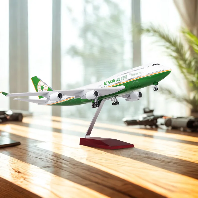 Die-Casting Airplane B747 EVA Airlines Model Aircraft 47cm 1:150 Scale Resin toy planes for kids With Light And Landing Gears
Die-Casting Airplane B747 EVA Airlines Model Aircraft 47cm 1:150 Scale Resin toy planes for kids With Light And Landing Gears