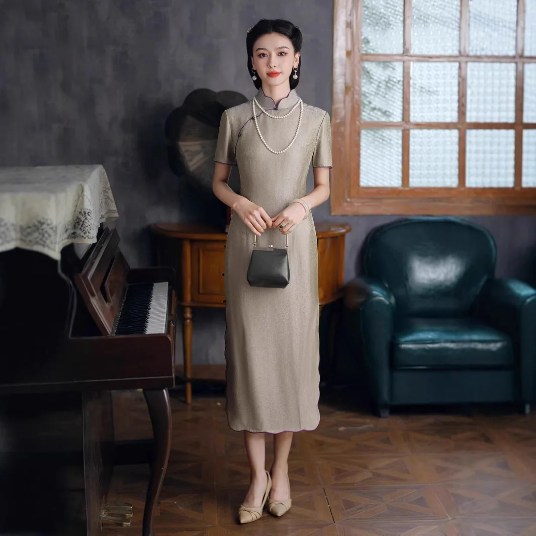 Woven Silk Improved Chinese Style Shanghai Floral Traditional Vintage Modern Cheongsam Qipao High Sense Women's Silver Daily
Woven Silk Improved Chinese Style Shanghai Floral Traditional Vintage Modern Cheongsam Qipao High Sense Women's Silver Daily