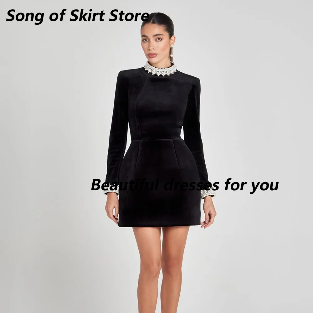 Black Velour Mini Prom Dress Customized Long Sleeves O Neck Beading Evening Dresses Elegant A Line Cocktail Party Dress 2025
Black Velour Mini Prom Dress Customized Long Sleeves O Neck Beading Evening Dresses Elegant A Line Cocktail Party Dress 2025