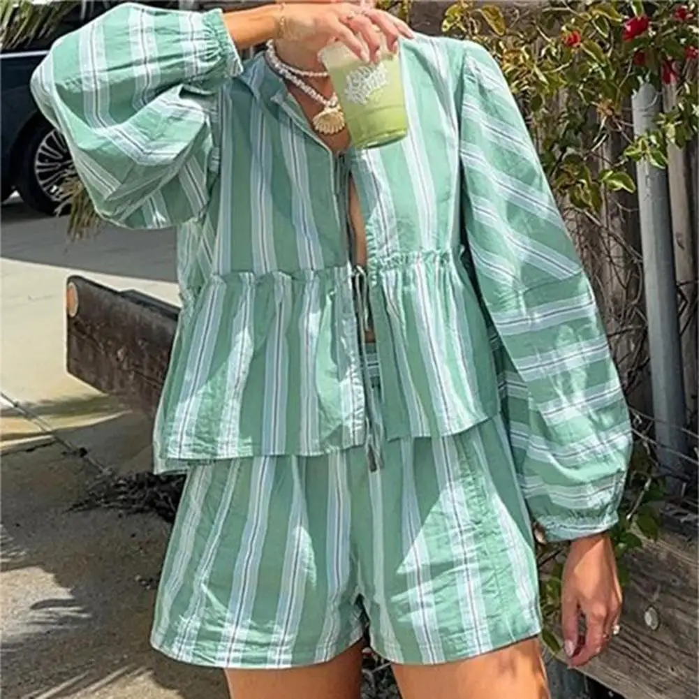 Striped Blouse Striped Print Ruffle Stitching Hem Women's Shirt Round Neck Lantern Long Sleeve Front Lace-up Design Striped
Striped Blouse Striped Print Ruffle Stitching Hem Women's Shirt Round Neck Lantern Long Sleeve Front Lace-up Design Striped