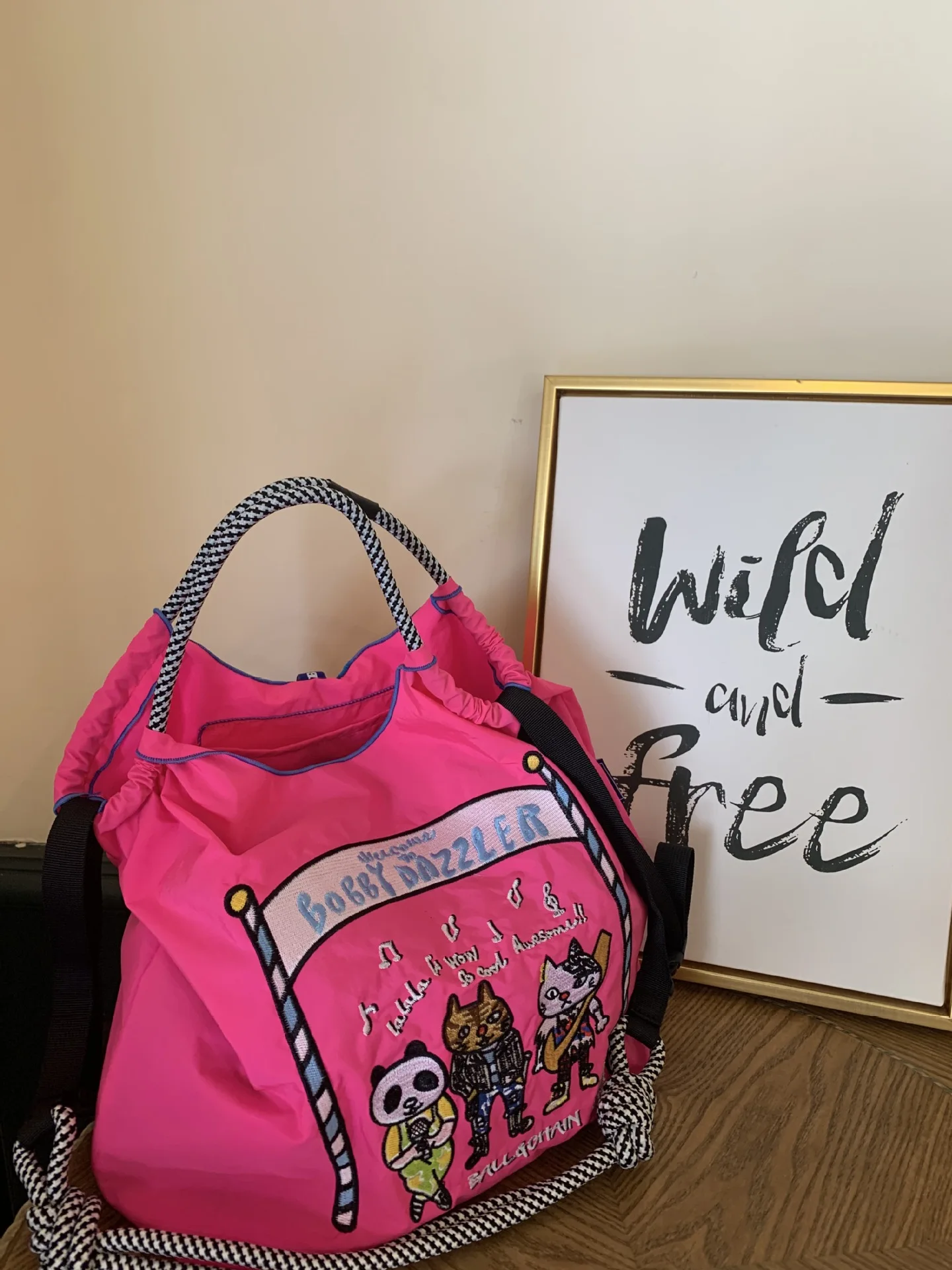 Ball Chain Handbag Cartoon Large Capacity Embroidery Crossbody Single Shoulder Bags Nylon Canvas Commuting Shopping Girls Gifts
Ball Chain Handbag Cartoon Large Capacity Embroidery Crossbody Single Shoulder Bags Nylon Canvas Commuting Shopping Girls Gifts