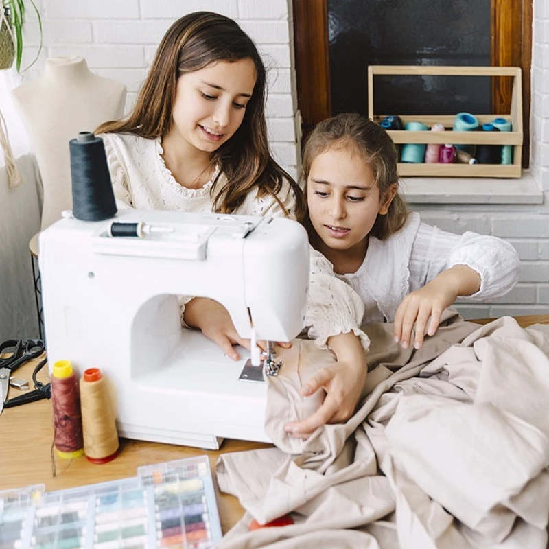 Portable Sewing Machine for Beginners Mini Electric Household Crafting Mending Overlock Stitches Presser Foot Pedal
Portable Sewing Machine for Beginners Mini Electric Household Crafting Mending Overlock Stitches Presser Foot Pedal