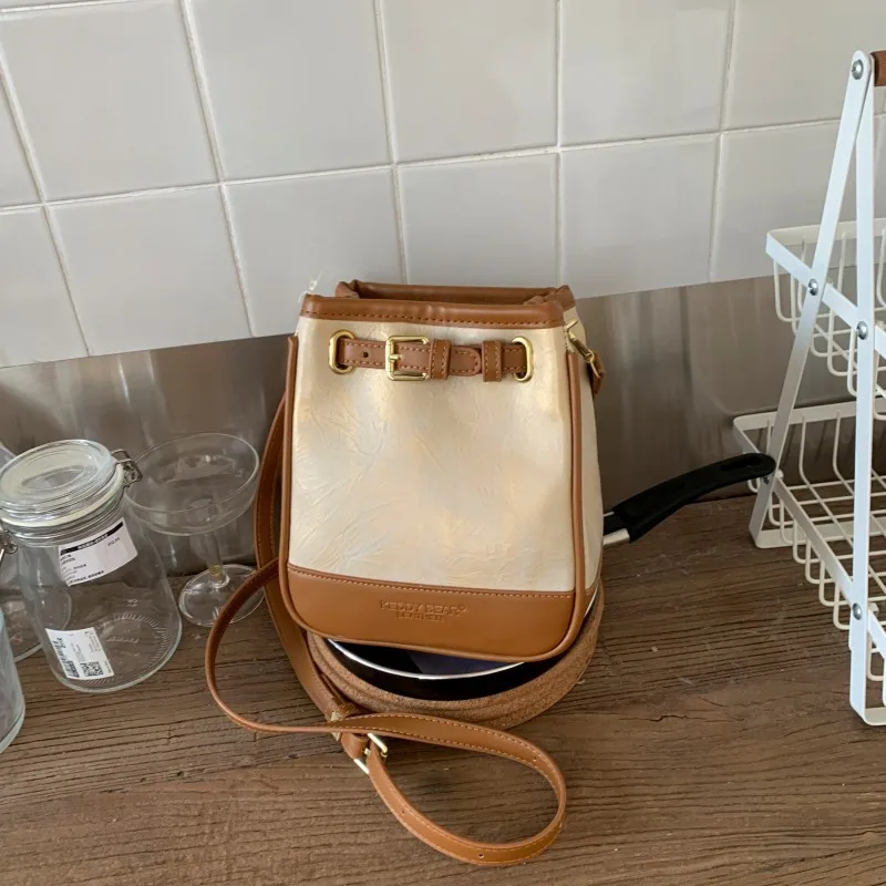 Color Block Bucket Bag, Premium Leather Shoulder Purse for Women Durable Crossbody Tote, Fashion Day-to-Night Bag Versatile
Color Block Bucket Bag, Premium Leather Shoulder Purse for Women Durable Crossbody Tote, Fashion Day-to-Night Bag Versatile