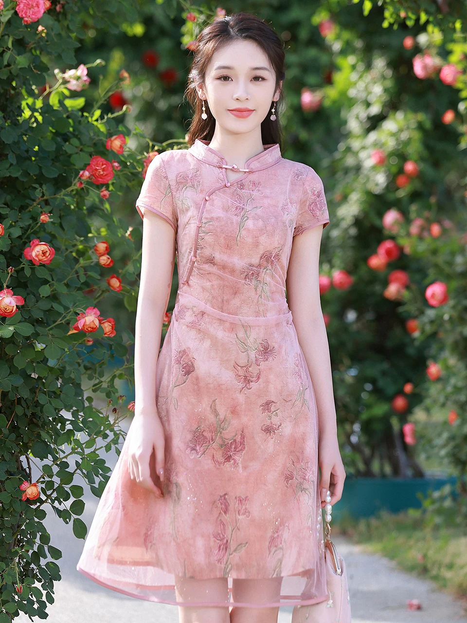 New Summer 2026 Women's Short Dress Pink Floral Lace Traditional Chinese Style Reformed Flag Robe Clothing SD Fengming
New Summer 2026 Women's Short Dress Pink Floral Lace Traditional Chinese Style Reformed Flag Robe Clothing SD Fengming