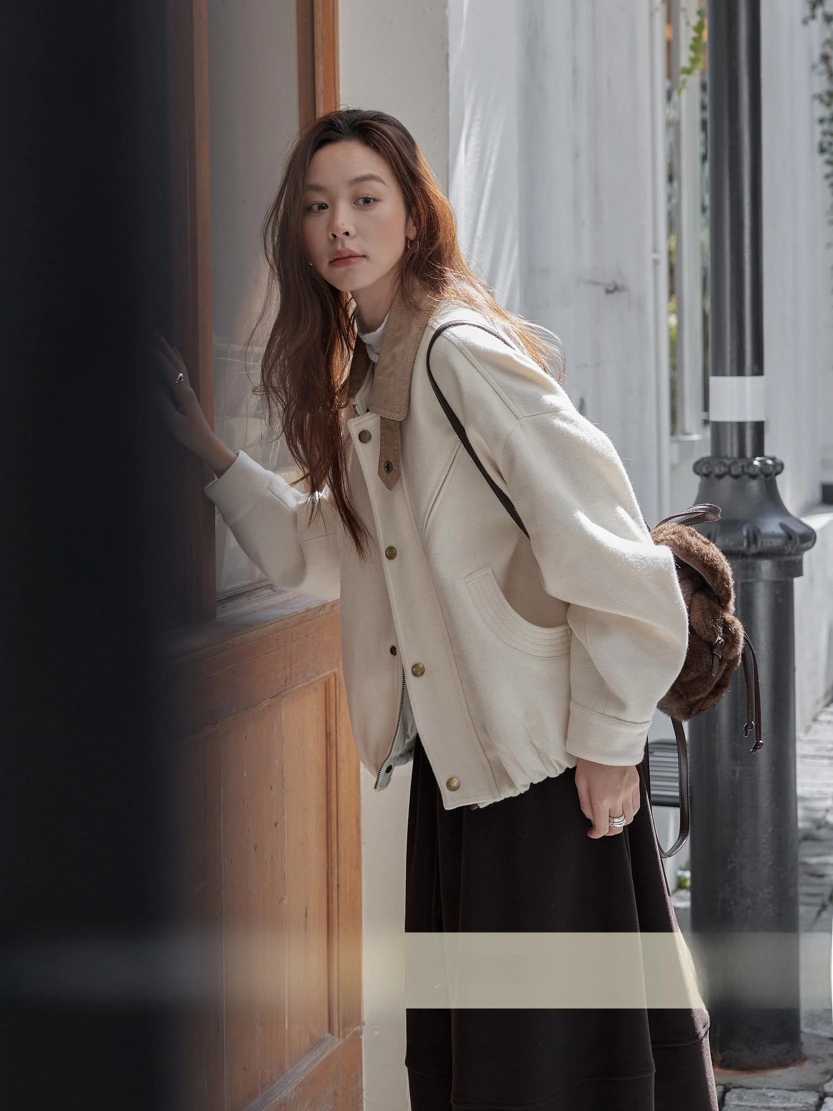 Шерстяное пальто VNOOK для женщин, новинка осени-зимы, с вельветовым воротником в стиле пэчворк, с цветочным узором, элитное, для повседневной носки
Шерстяное пальто VNOOK для женщин, новинка осени-зимы, с вельветовым воротником в стиле пэчворк, с цветочным узором, элитное, для повседневной носки