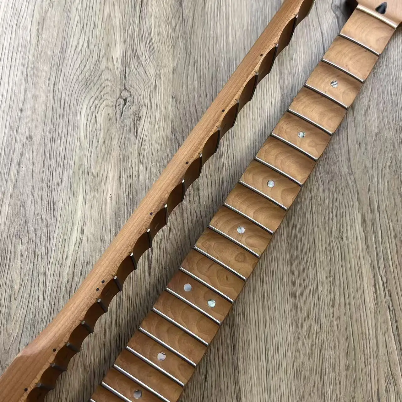 Classic ST Guitar Neck - Rosewood Fingerboard & Exquisite Abalone Position Marks
Classic ST Guitar Neck - Rosewood Fingerboard & Exquisite Abalone Position Marks