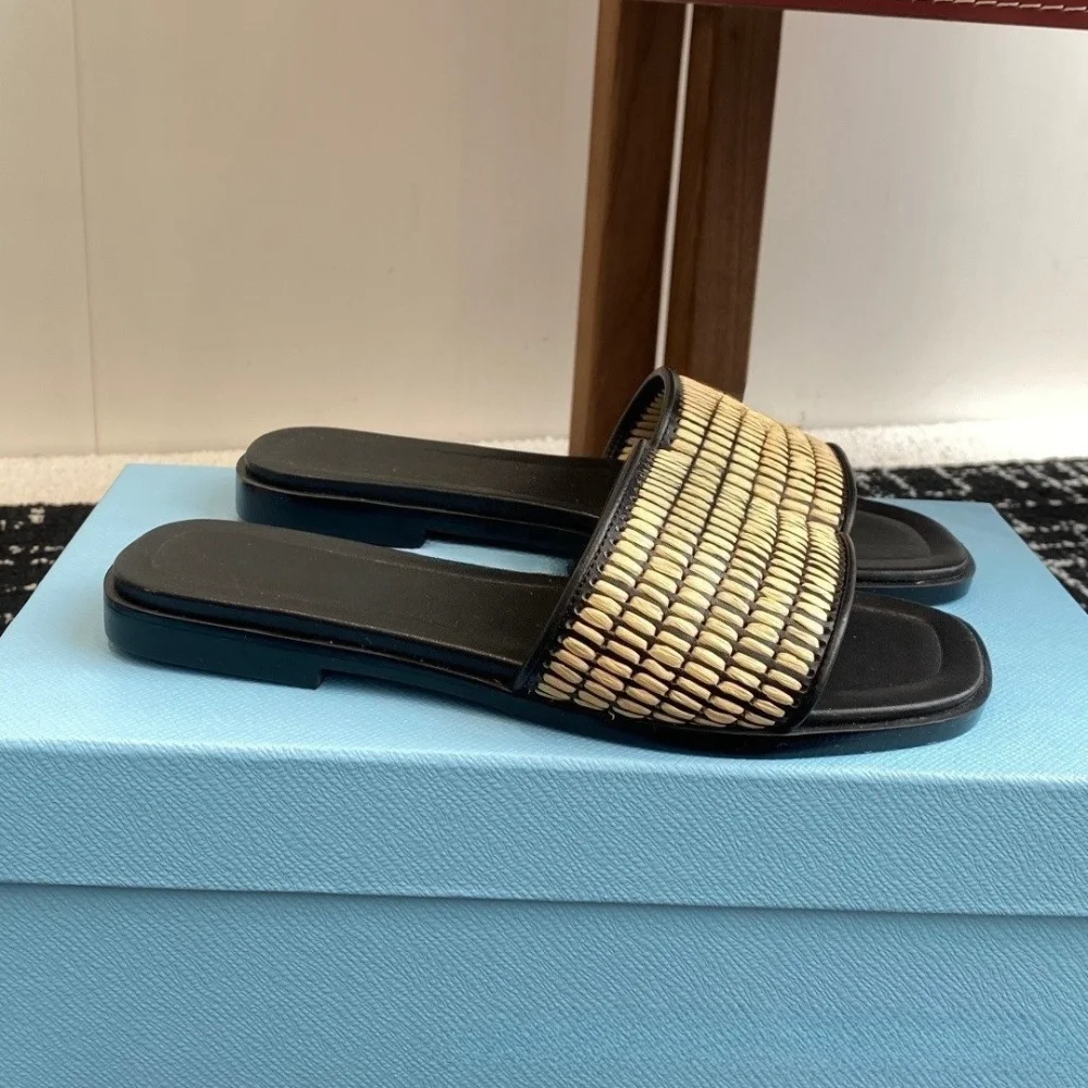 2026 Spring Summer New Women's Braided Flat Slides Open-Toe Sandals Single Strap Design All-Matching Coastal Grandmother Boho Chic Braided Texture Airy Open Toe Effortless Slide Non-Slip Sole for Women Girls Beach Resort Daily Outfit
2026 Spring Summer New Women's Braided Flat Slides Open-Toe Sandals Single Strap Design All-Matching Coastal Grandmother Boho Chic Braided Texture Airy Open Toe Effortless Slide Non-Slip Sole for Women Girls Beach Resort Daily Outfit