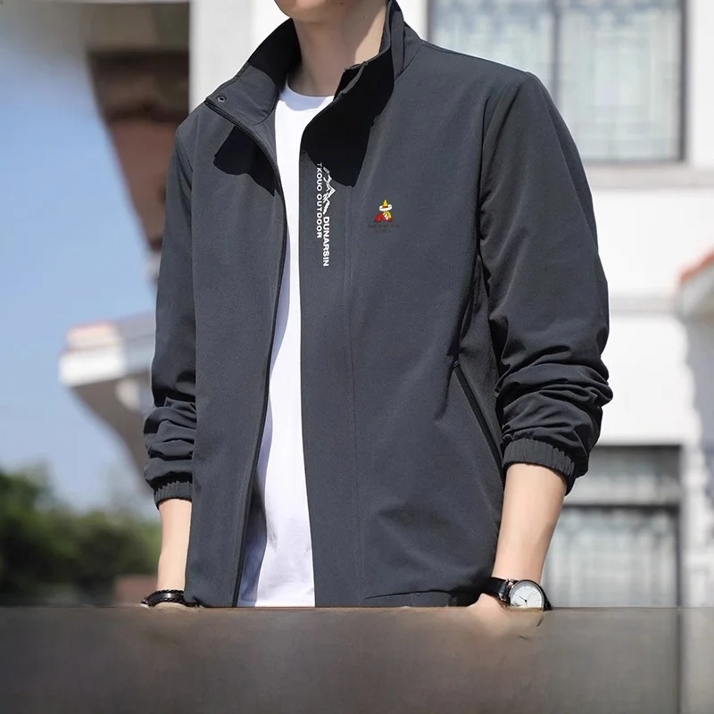 Мужская повседневная спортивная куртка большого размера с воротником-стойкой, рабочая одежда, модный бренд, верхняя одежда для весны и осени, полиэстер
Мужская повседневная спортивная куртка большого размера с воротником-стойкой, рабочая одежда, модный бренд, верхняя одежда для весны и осени, полиэстер