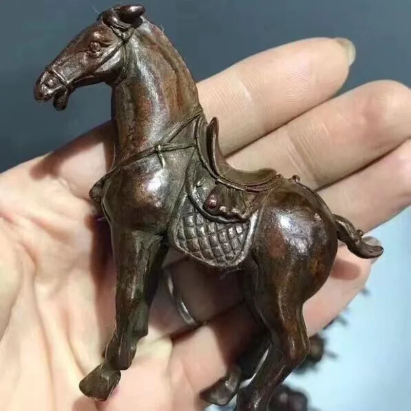Китайская старая бронзовая медная статуя, ручная резная лошадь, антикварные украшения ручной работы
Китайская старая бронзовая медная статуя, ручная резная лошадь, антикварные украшения ручной работы