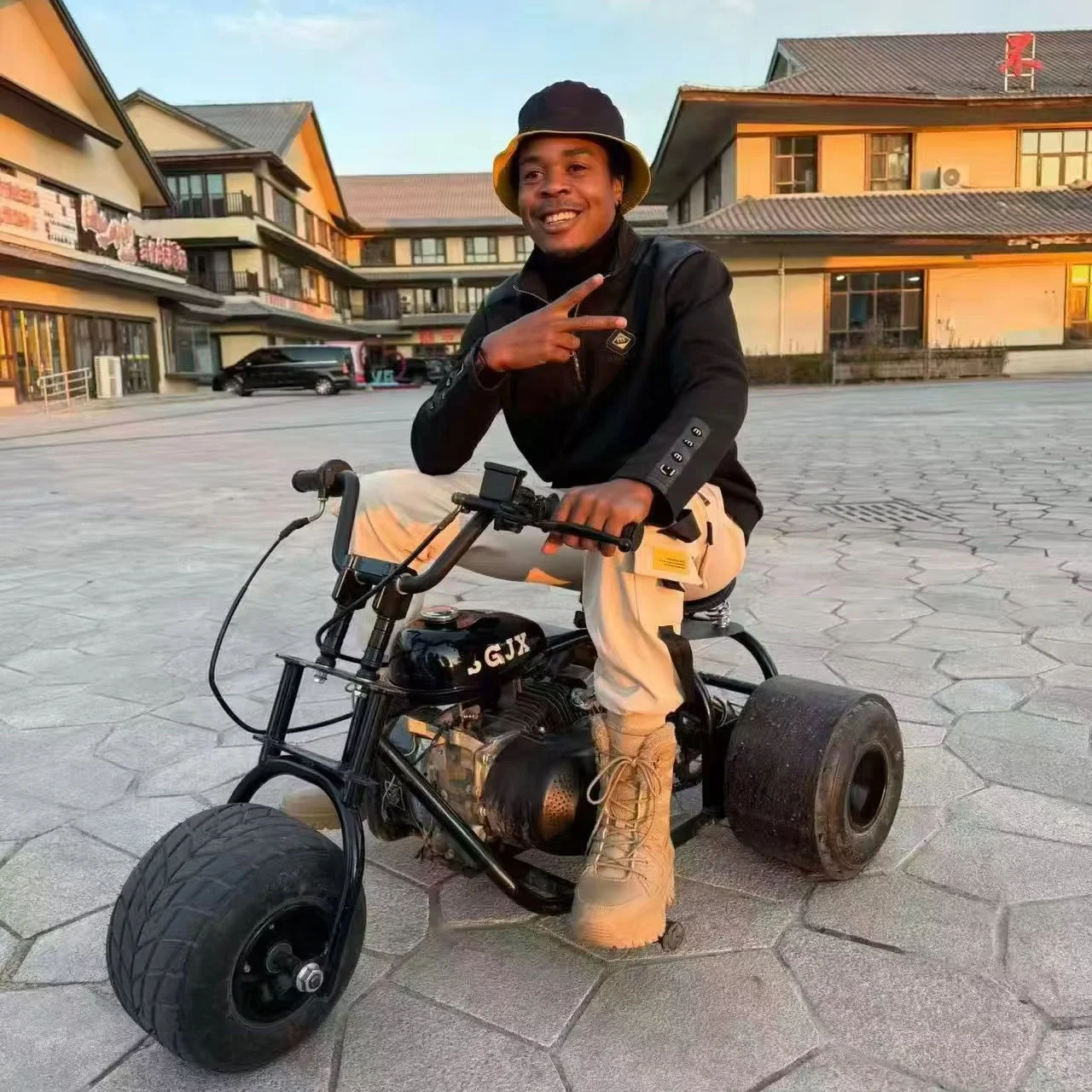 Adult Outdoor Go Kart 212CC 4 Stroke Gas Powered Three-wheeled Go-kart 5-Inch Treaded Polished Aluminium Alloy Wheels Tires
Adult Outdoor Go Kart 212CC 4 Stroke Gas Powered Three-wheeled Go-kart 5-Inch Treaded Polished Aluminium Alloy Wheels Tires