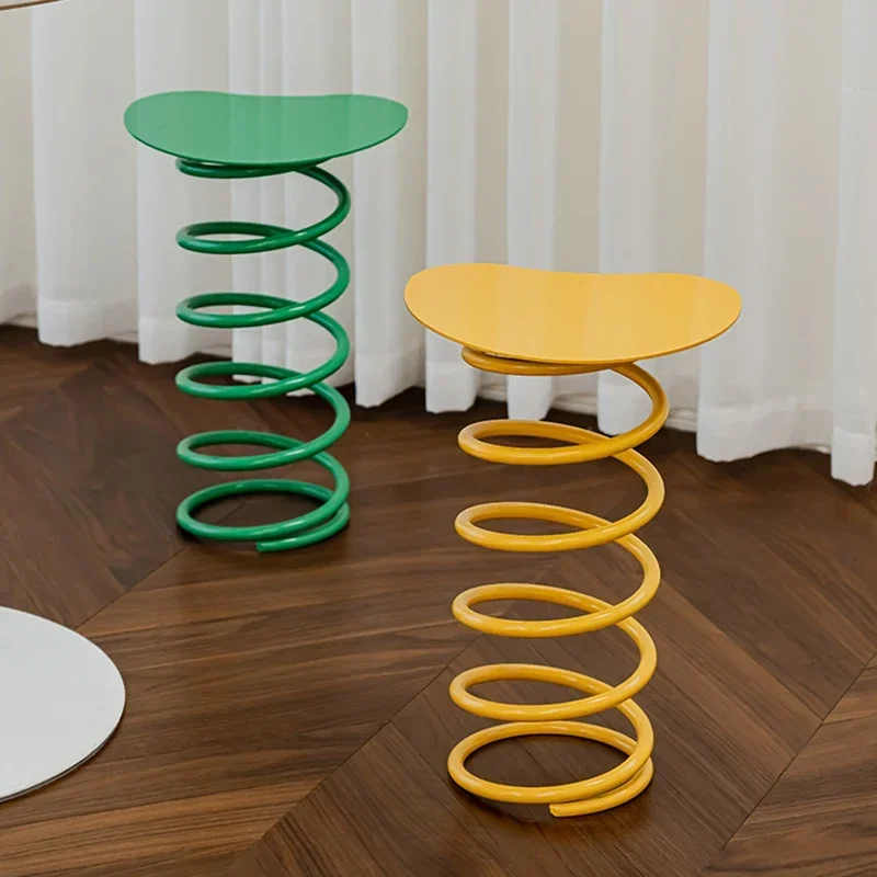 Nordic Furniture, Creative Metal Spring Coffee Table, Living Room Side Table, Simple Bedroom Bedside Table, Mobile Storage Desk
Nordic Furniture, Creative Metal Spring Coffee Table, Living Room Side Table, Simple Bedroom Bedside Table, Mobile Storage Desk