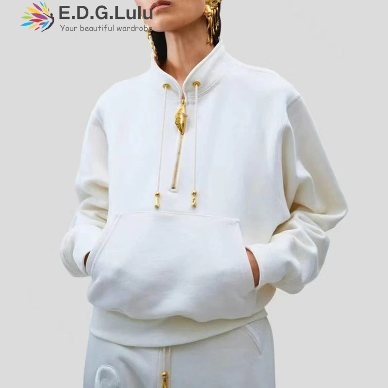 EDGLuLu Korean Fashion Stand Up Collar Long Sleeved Sweatshirt+Long Pants White Suit Leisure Street Two-Piece Set 0729
EDGLuLu Korean Fashion Stand Up Collar Long Sleeved Sweatshirt+Long Pants White Suit Leisure Street Two-Piece Set 0729