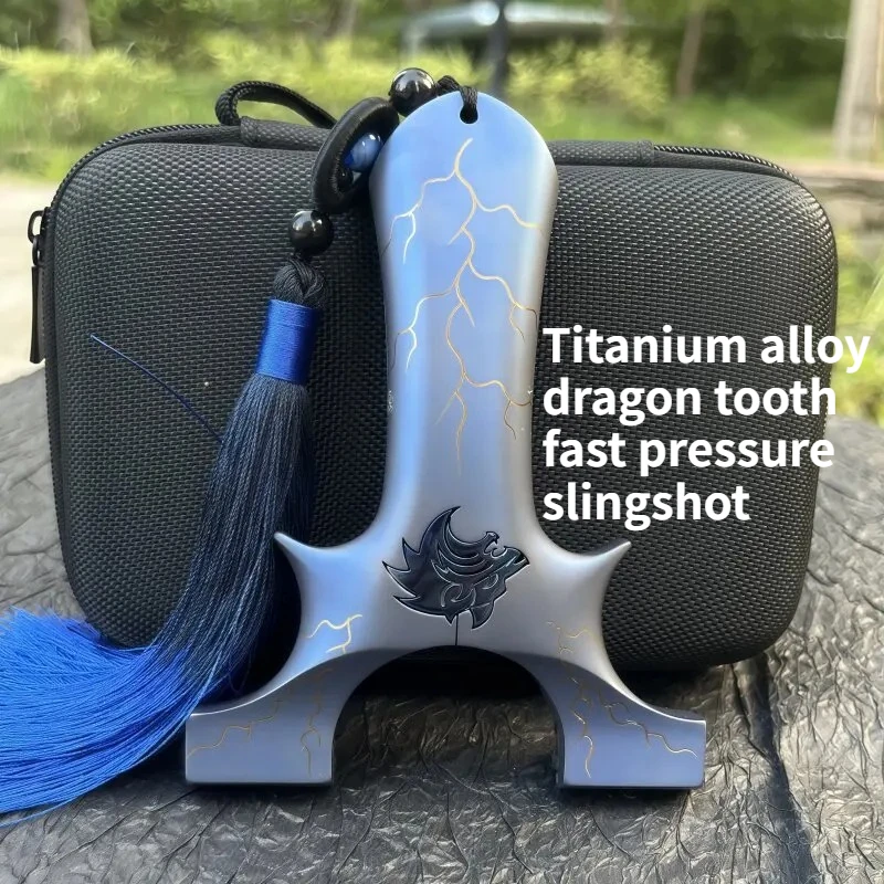 Titanium Alloy Blue Dragon Tooth Fast Pressure-flattening Leather Slingshot High Power High-grade Outdoor Hunting EDC Tool
Titanium Alloy Blue Dragon Tooth Fast Pressure-flattening Leather Slingshot High Power High-grade Outdoor Hunting EDC Tool
