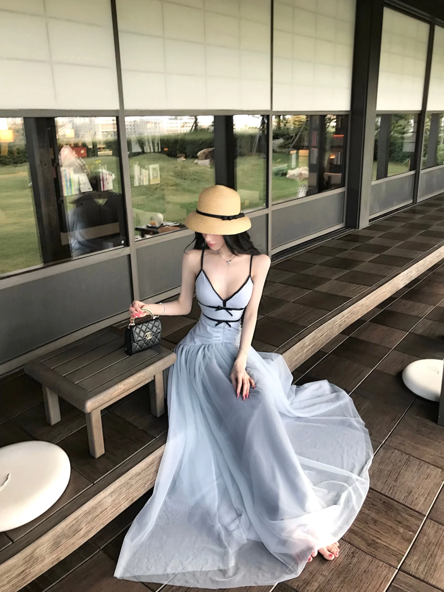 Blue V-Neck Lace Strap Dress Women's Summer Beach Vacation High Waist Backless Long Skirt French Style A-Line Knot
Blue V-Neck Lace Strap Dress Women's Summer Beach Vacation High Waist Backless Long Skirt French Style A-Line Knot