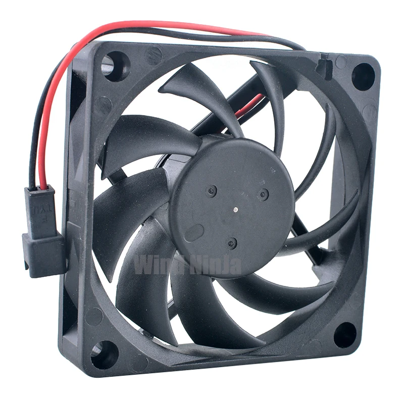 Высокоскоростной охлаждающий вентилятор DE07015R12L 7 см 70 мм 70x70x15 мм DC12V 0,30A 2-контактный вентилятор питания 4000 об/мин для компьютерного оборудования 
Высокоскоростной охлаждающий вентилятор DE07015R12L 7 см 70 мм 70x70x15 мм DC12V 0,30A 2-контактный вентилятор питания 4000 об/мин для компьютерного оборудования