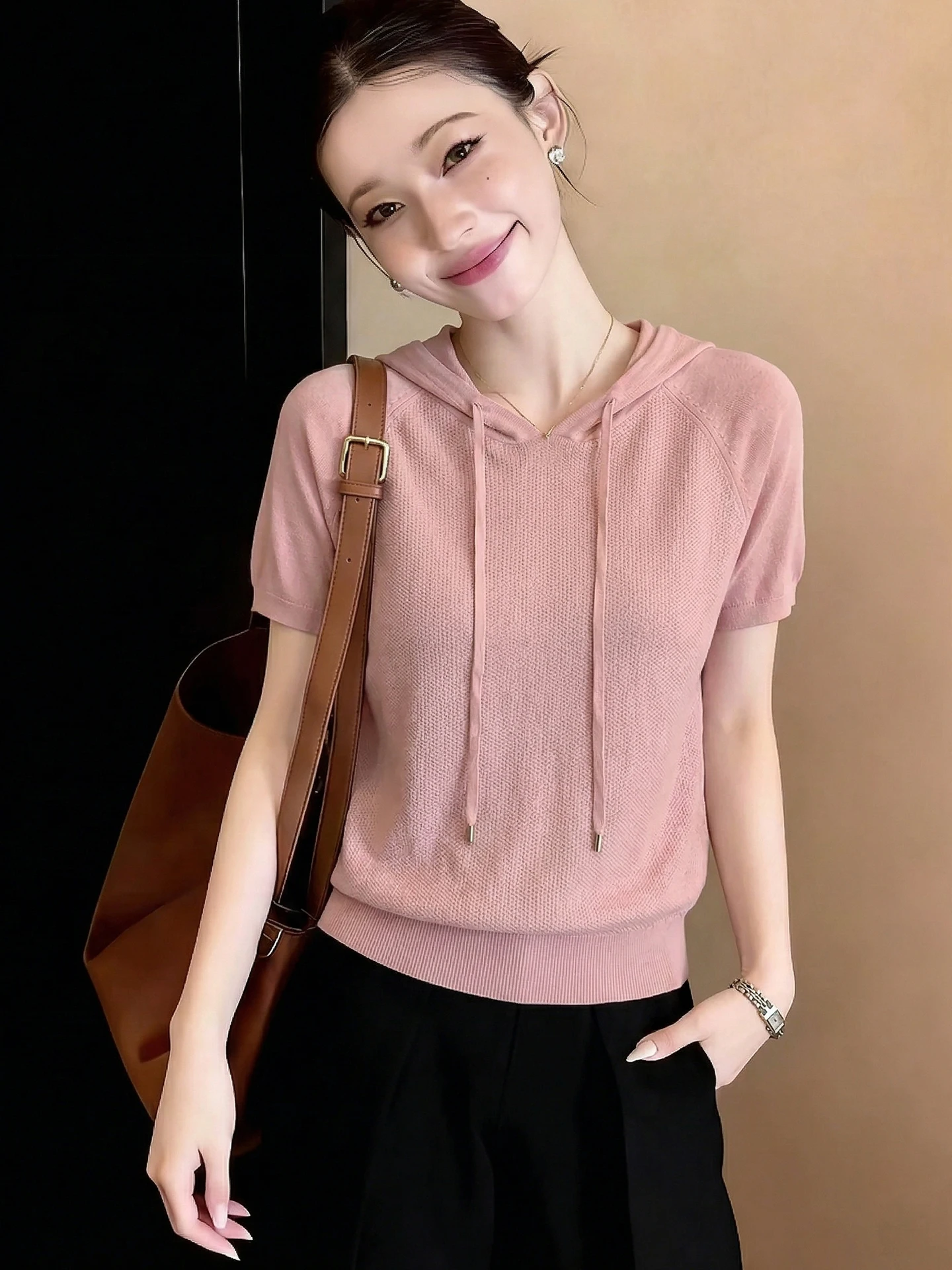 Pink Sweet Style Hooded Lightweight Short Sleeve Knitted Shirt Fashionable Versatile Top Summer 2026 Trendy Comfortable Littl...
Pink Sweet Style Hooded Lightweight Short Sleeve Knitted Shirt Fashionable Versatile Top Summer 2026 Trendy Comfortable Littl...