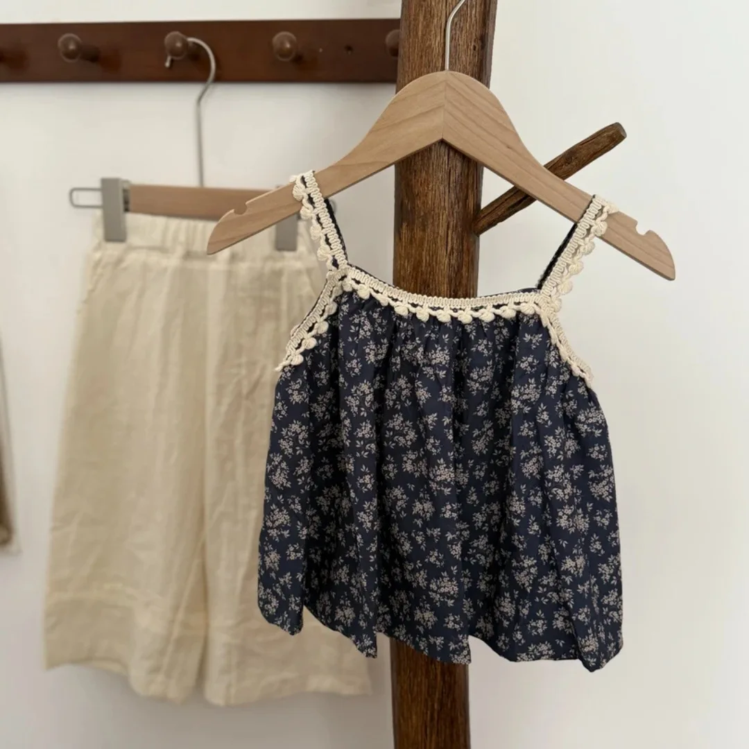 Girls summer suit new children's retro casual super good looking suspenders two-piece set little girl clothes thin
Girls summer suit new children's retro casual super good looking suspenders two-piece set little girl clothes thin