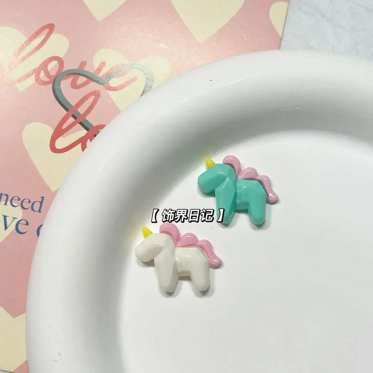 New cute animal faceted pony shiny diy resin accessories handmade hairpin water cup sticker material
New cute animal faceted pony shiny diy resin accessories handmade hairpin water cup sticker material