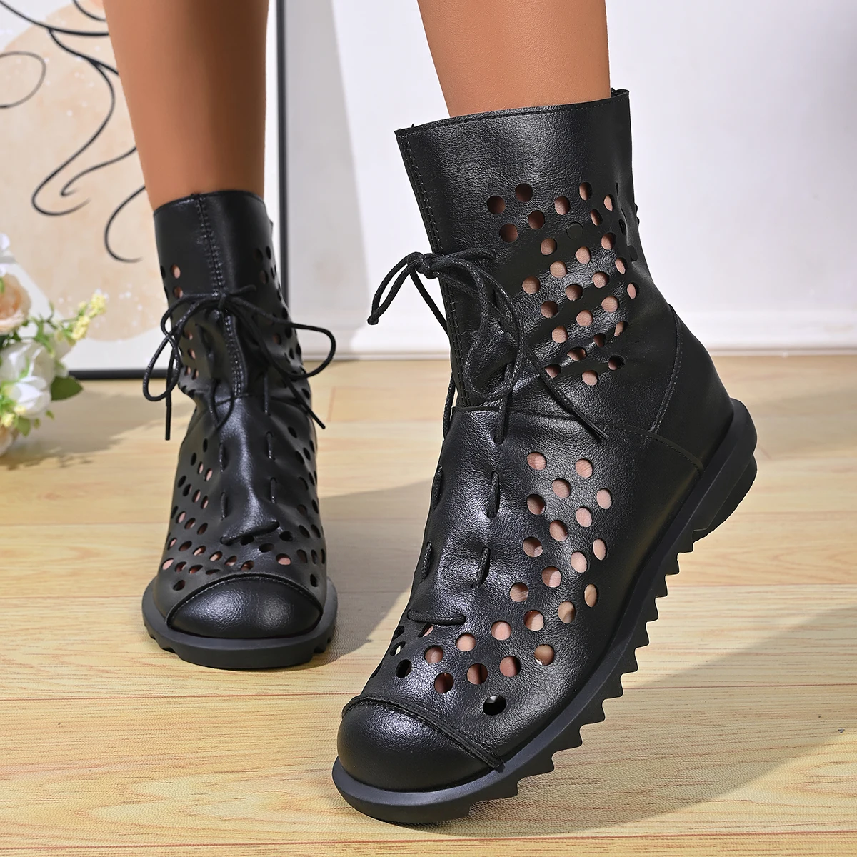 Genuine Soft Leather Shoes Women's Summer Boots Sandals Hollow Out Woman 3cm Low Heel Zip Flat Sandal Ladies Lace_up Shoe
Genuine Soft Leather Shoes Women's Summer Boots Sandals Hollow Out Woman 3cm Low Heel Zip Flat Sandal Ladies Lace_up Shoe