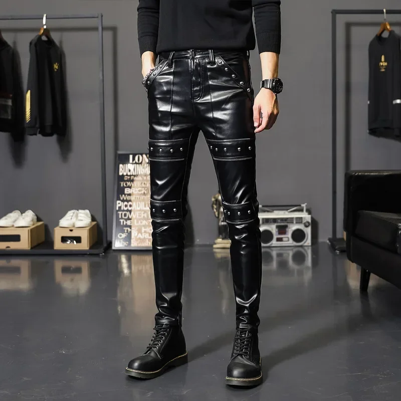 2025 New Winter Spring Mens Skinny Biker Leather Pants Fashion Faux Leather Motorcycle Trousers for Male Trouser Stage Club Wear
2025 New Winter Spring Mens Skinny Biker Leather Pants Fashion Faux Leather Motorcycle Trousers for Male Trouser Stage Club Wear