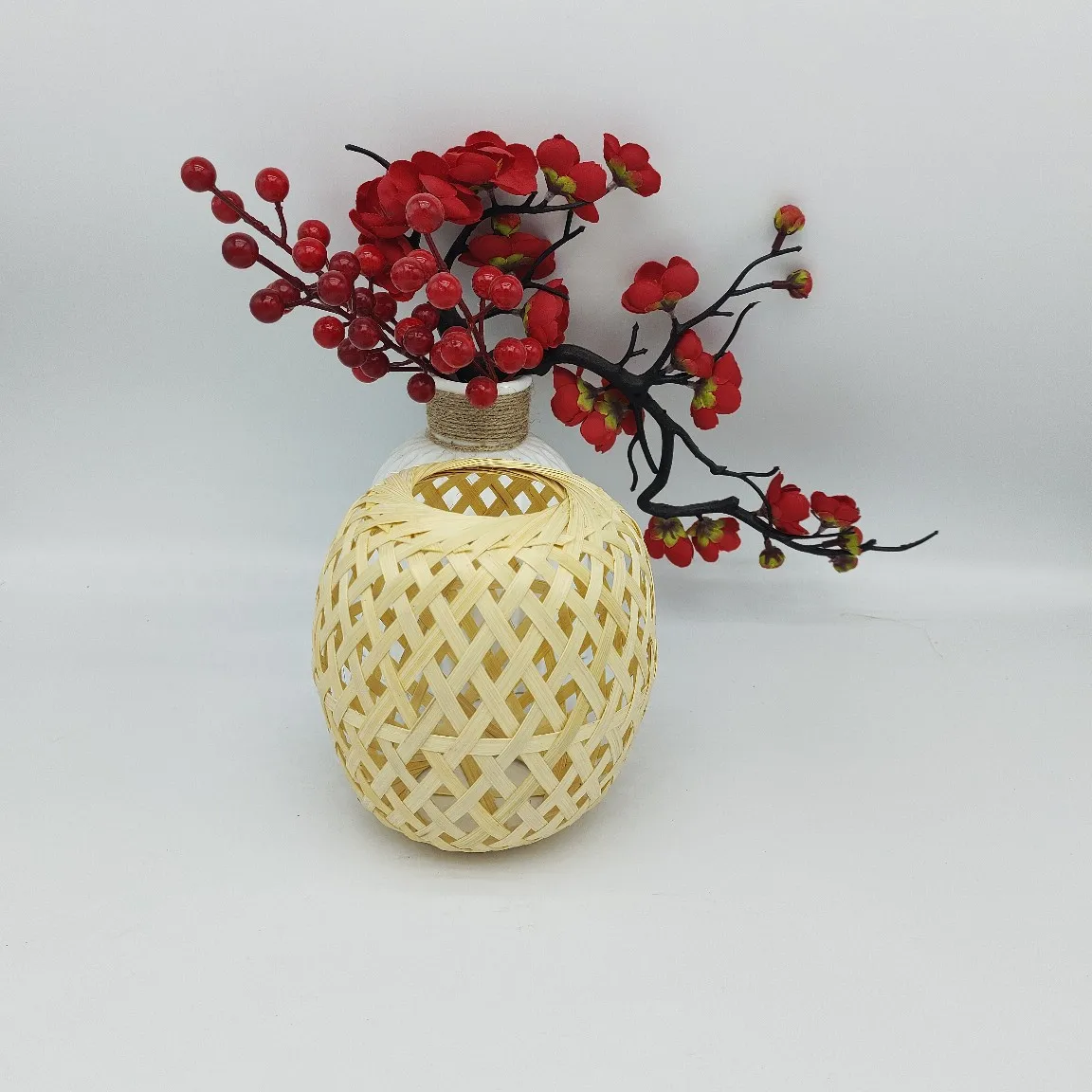 Handmade bamboo woven bamboo lanterns, bamboo decorative lampshades, retro lanterns, room decorations that can be hung
Handmade bamboo woven bamboo lanterns, bamboo decorative lampshades, retro lanterns, room decorations that can be hung