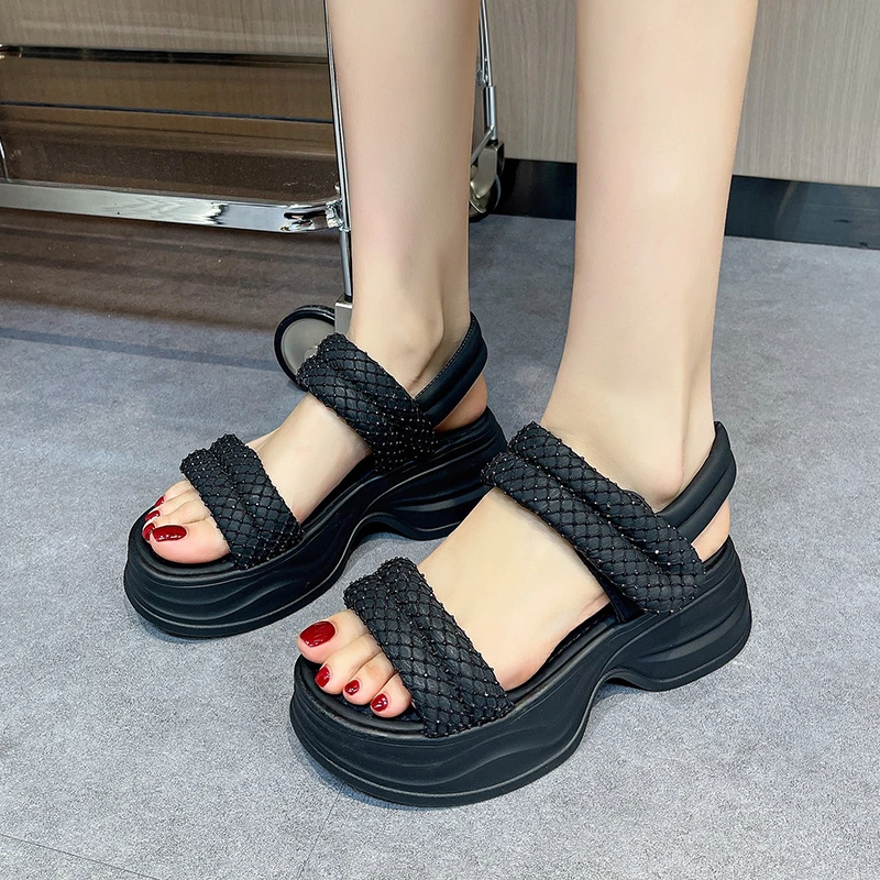 Summer Fashion Thick Bottom Comfortable Anti-Skid Lightweight Casual Women Slipper Beach Shoes 2026
Summer Fashion Thick Bottom Comfortable Anti-Skid Lightweight Casual Women Slipper Beach Shoes 2026